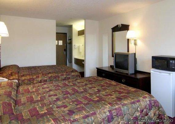 Rodeway Inn Cedar Rapids Habitación foto